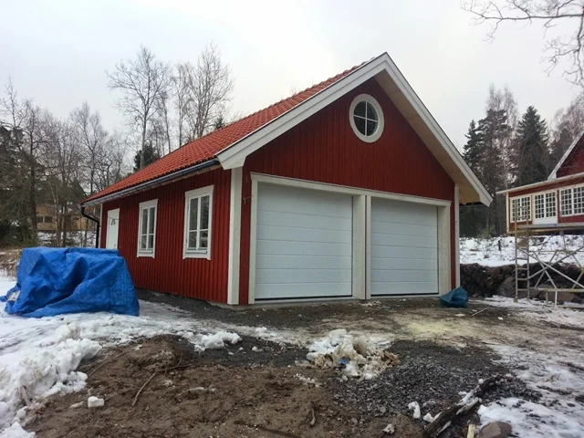 Arkitektritad trä och stålkonstruktion i lösvirke